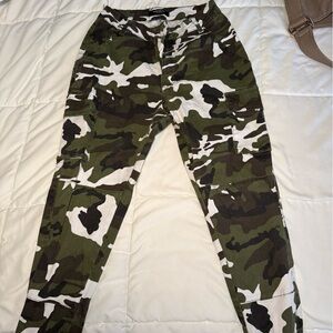 Camo Cargo Pants with pockets